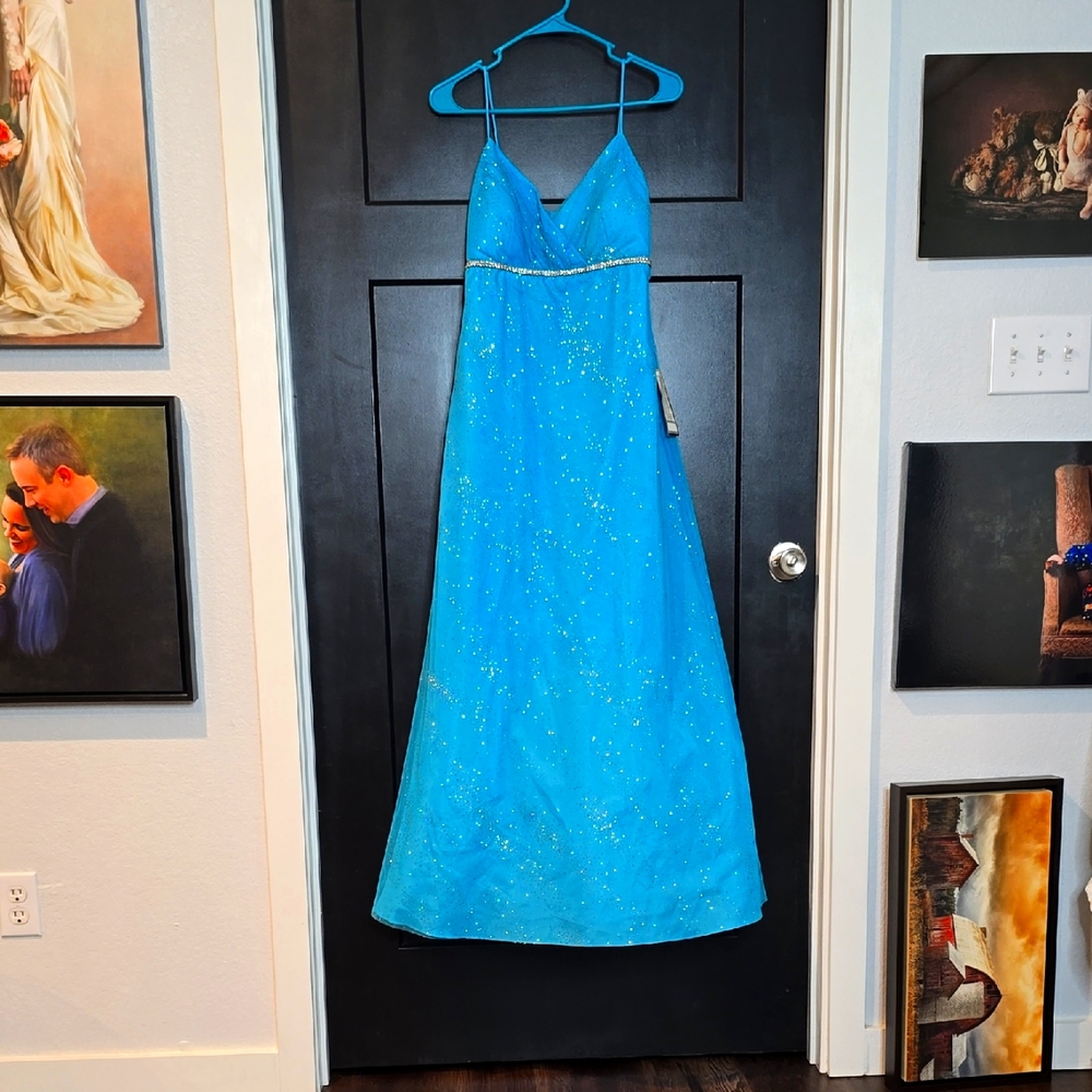 Onyx Nite Turquoise Spaghetti Strap sparkly gown, sz 4, nwt